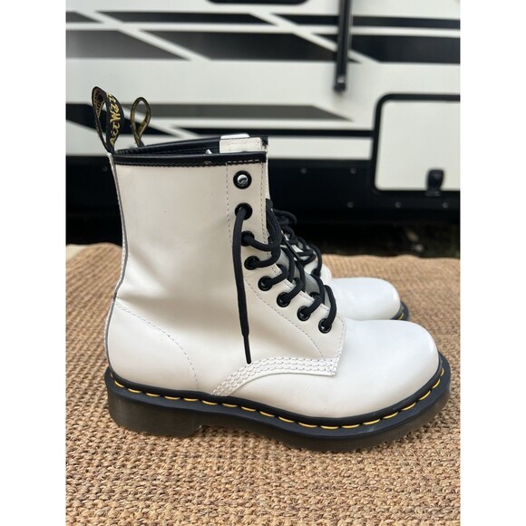 Dr. Doc Martens Air Wave 1460 Smooth Leather Boots - Picture 5 of 16
